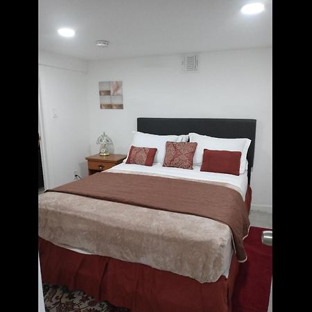 "Cozy Basement Retreat Just 40 Minutes To Nyc!" Apartment Irvington Exterior foto
