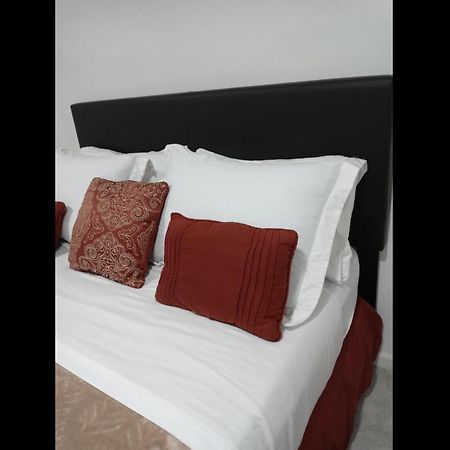 "Cozy Basement Retreat Just 40 Minutes To Nyc!" Apartment Irvington Exterior foto