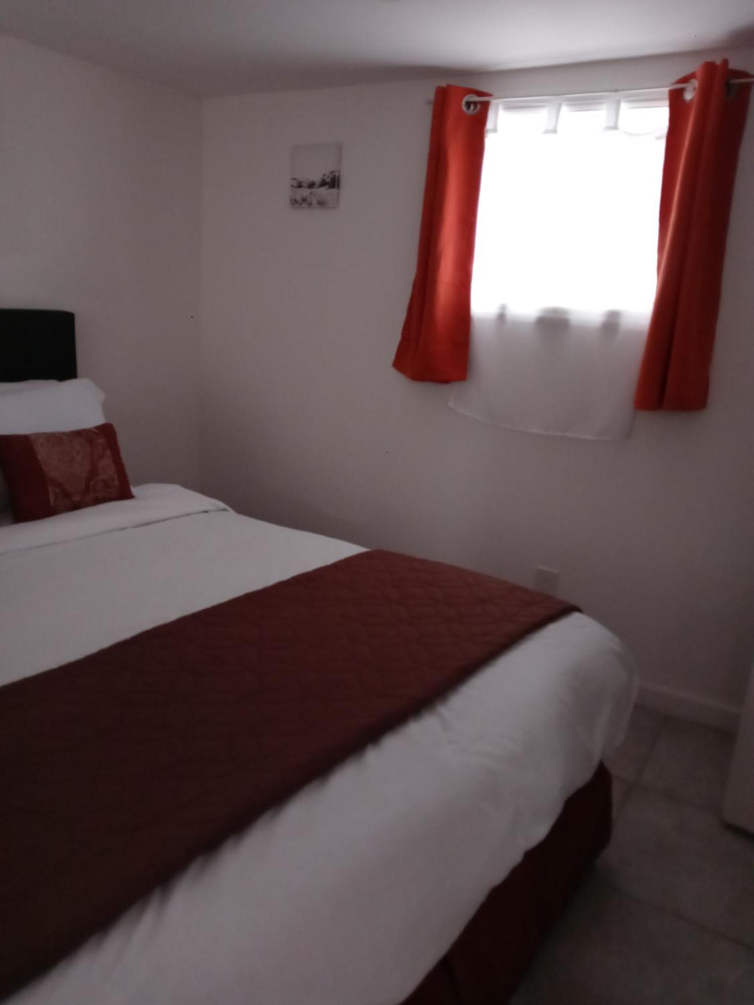 "Cozy Basement Retreat Just 40 Minutes To Nyc!" Apartment Irvington Exterior foto