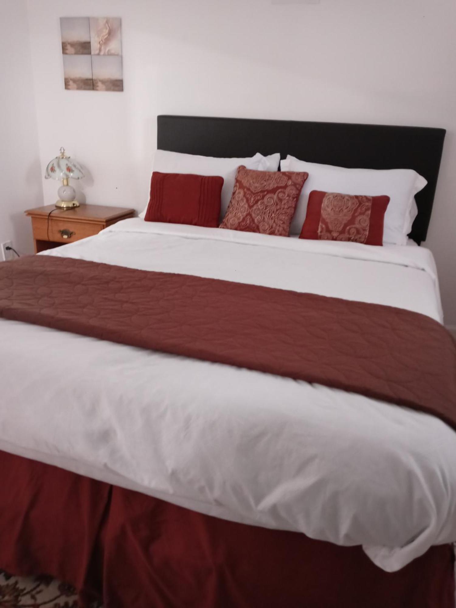 "Cozy Basement Retreat Just 40 Minutes To Nyc!" Apartment Irvington Exterior foto