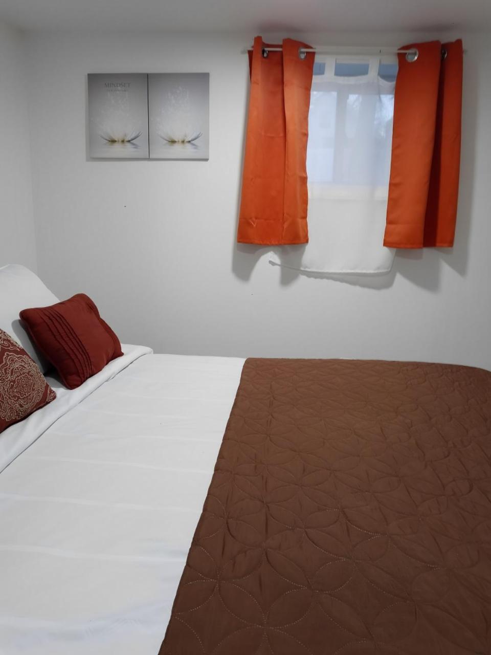 "Cozy Basement Retreat Just 40 Minutes To Nyc!" Apartment Irvington Exterior foto